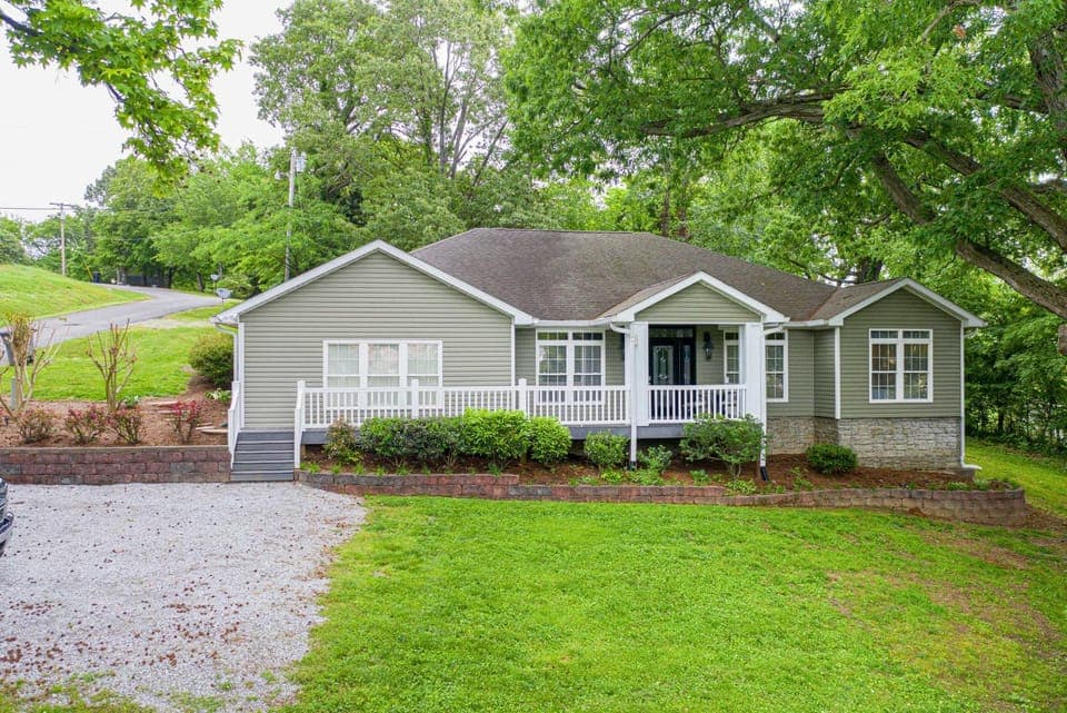 Grand Rivers Home - Walk to Lakes & National Park! House in Grand Rivers