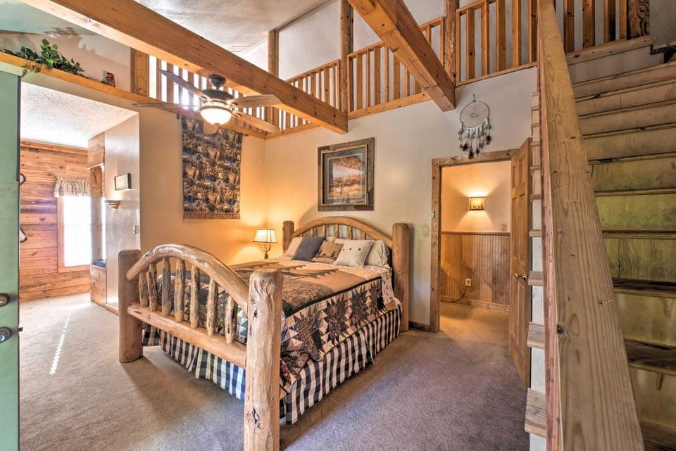 Tenn River Cabin w/ Hot Tub - 10 Mi to Chattanooga Cabin in Chattanooga