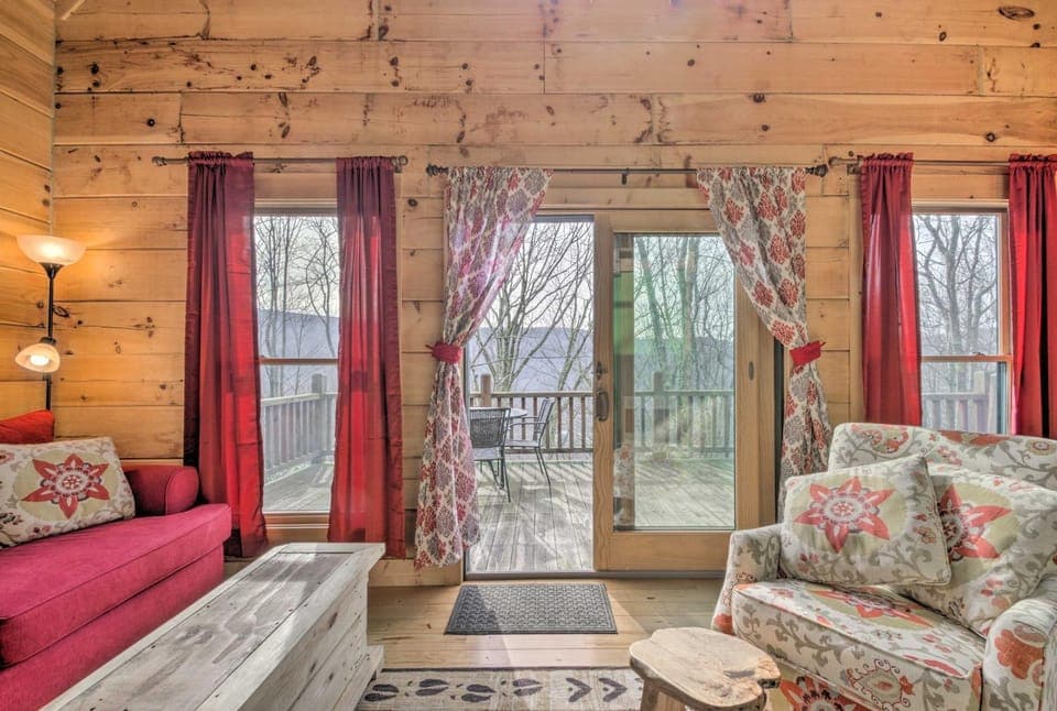 All-Season Base w/ Scenic Views in Beech Mountain! House in Beech Mountain