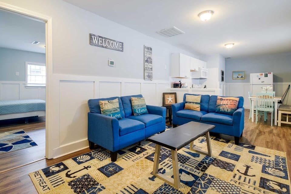 2 Mi to Barefoot Landing! 'Bailey's Beach Cottage' House in Atlantic Beach