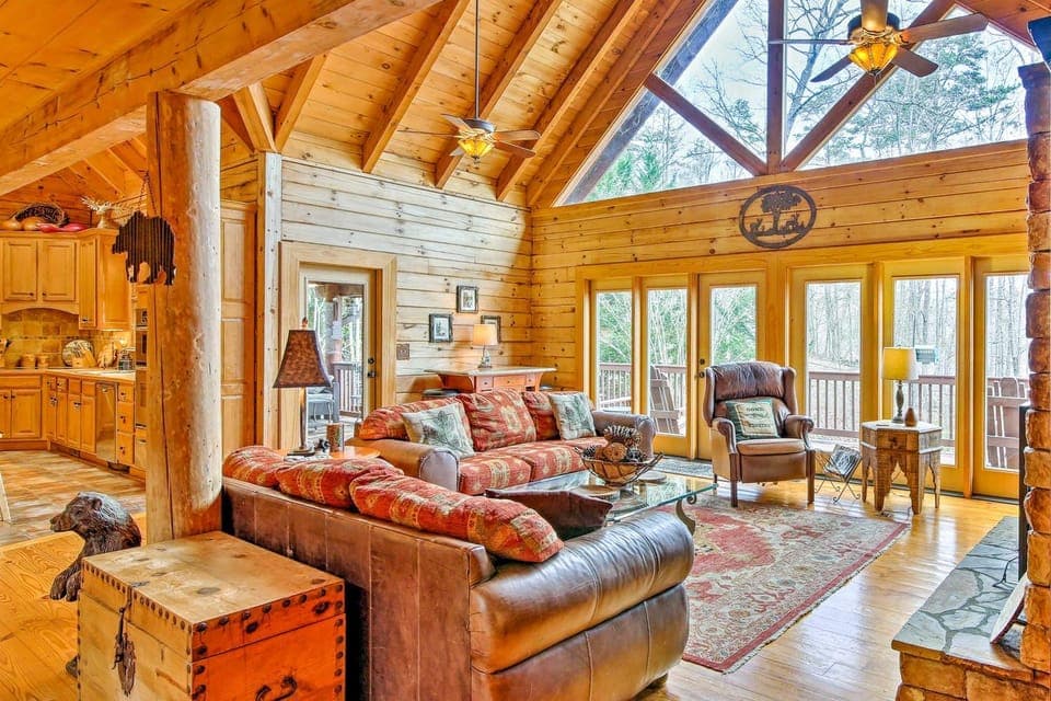Lake Hartwell Lodge w/ Dock, Theater + Hot Tub! House in Lake Hartwell