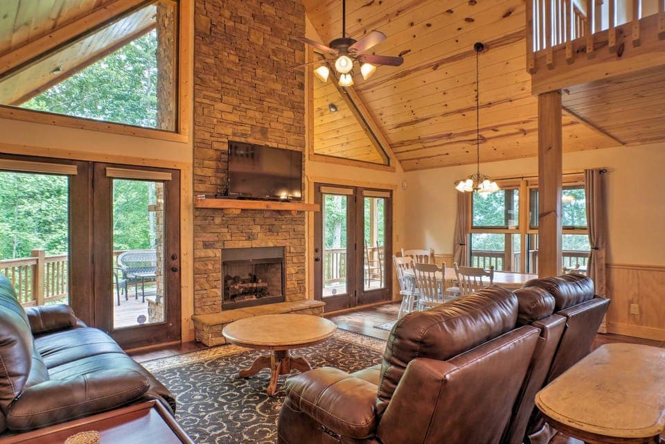 Breathtaking Murphy Cabin w/ Deck & Mountain Views Cabin in Tennessee