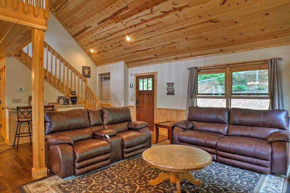 Breathtaking Murphy Cabin w/ Deck & Mountain Views Cabin in Tennessee