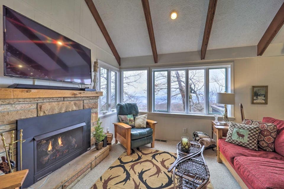 Hike, Fish & Ski: Beech Mtn Condo w/ Balcony House in Beech Mountain