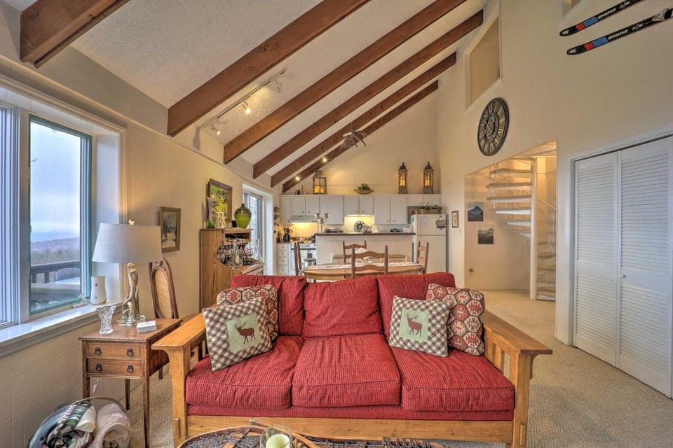Hike, Fish & Ski: Beech Mtn Condo w/ Balcony House in Beech Mountain