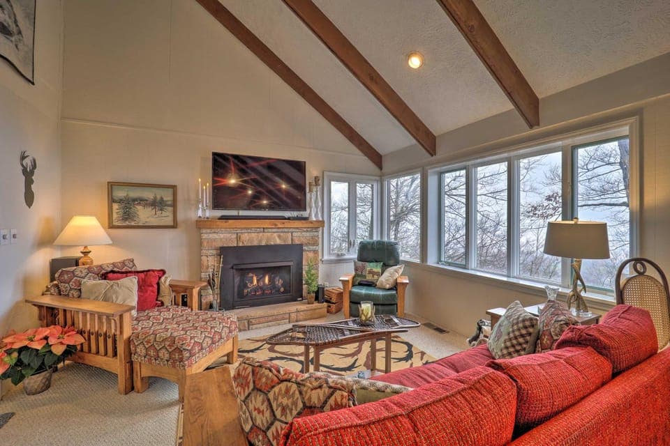 Hike, Fish & Ski: Beech Mtn Condo w/ Balcony House in Beech Mountain