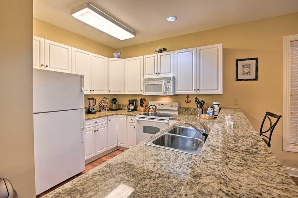 6 Mi to Boardwalk: Condo w/ Pool in Myrtle Beach House in Carolina Forest