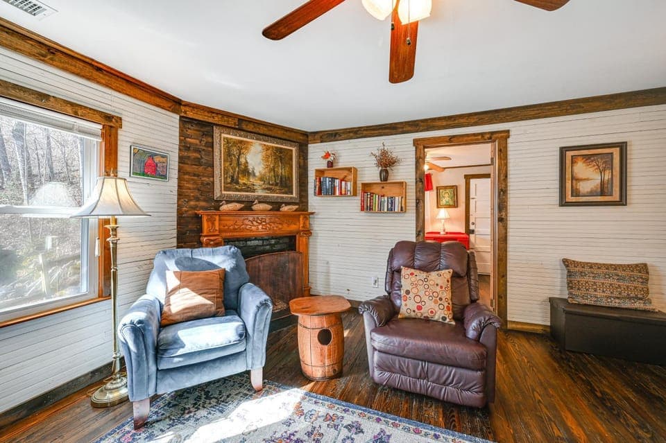 Cleveland Home w/ South Saluda Fishing Access House in Pickens County