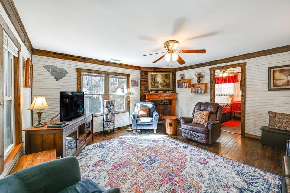 Cleveland Home w/ South Saluda Fishing Access House in Pickens County