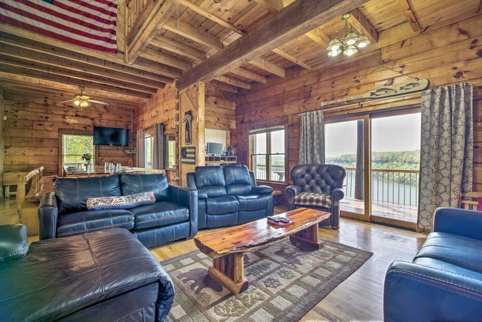 Spacious Cabin on Dale Hollow Lake w/ Hot Tub! Cabin in Tennessee