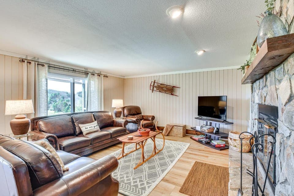 Newly Renovated Sky Valley Condo w/ Mtn Views House in Sky Valley