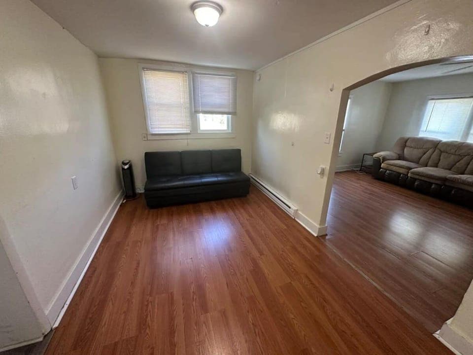 Charming 3-Bed, 1,5 Bath Home - Entire Space Just for You! House in Goodlettsville
