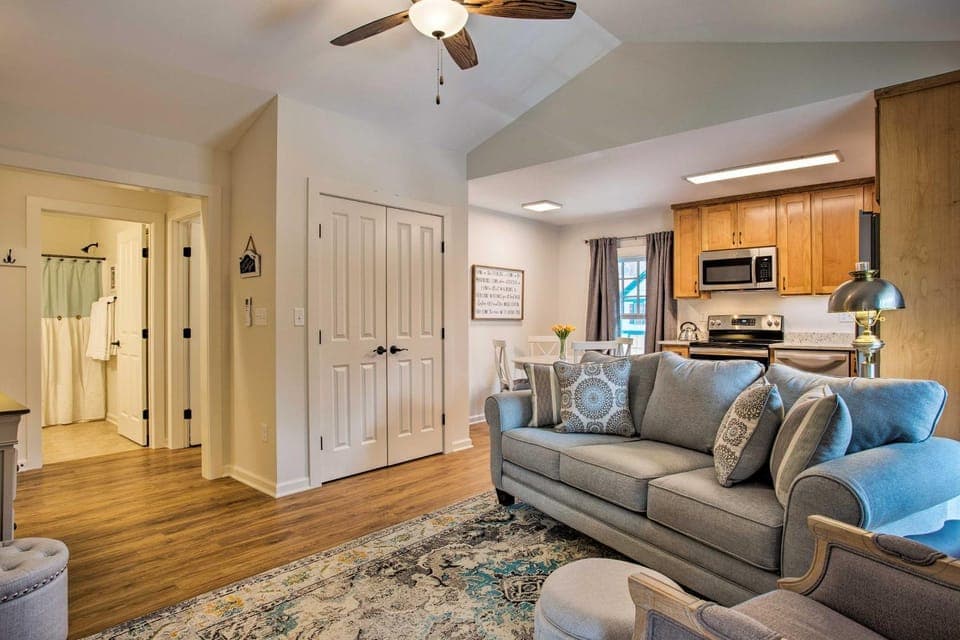 Walk to Dining: Saluda Main Street Retreat! Apartment in Saluda