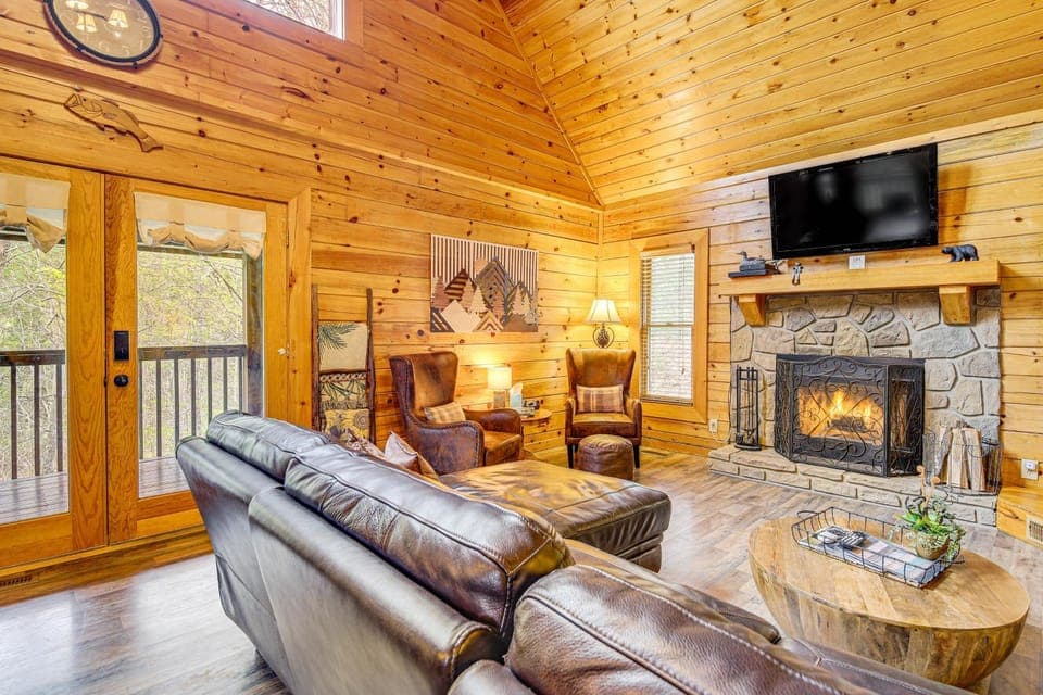 Lakefront Sevierville Cabin w/ Hot Tub & Fire Pit! Cabin in Douglas Lake