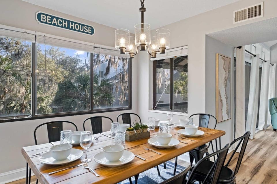 Walk to Coligny Beach Park: Coastal Oasis w/ Pool House in South Forest Beach