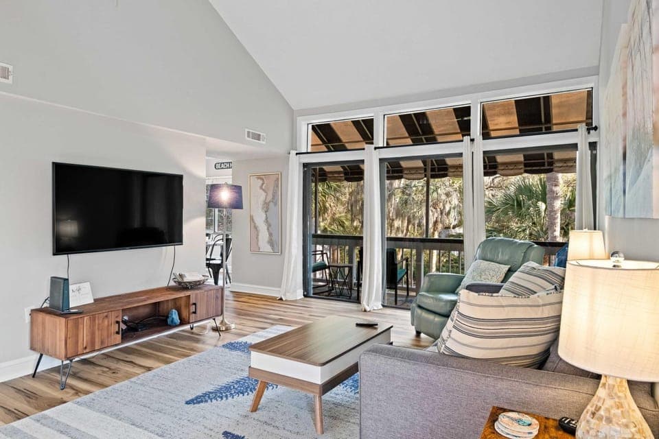 Walk to Coligny Beach Park: Coastal Oasis w/ Pool House in South Forest Beach