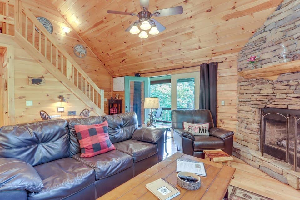 Hot Tub & Game Room: Charming Morganton Cabin! Cabin in Union County