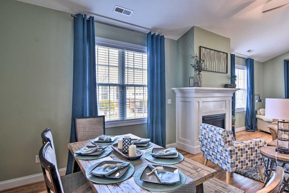 Peaceful Family-Friendly Home w/ Fireplace & Porch House in Weaverville
