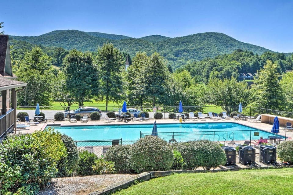 Resort Perks, Amazing Views: 3BR Sky Valley Home! House in Sky Valley