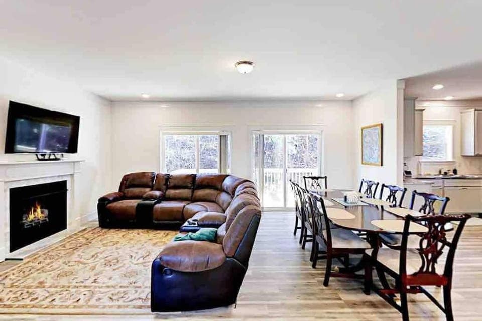 Serenity Views Comfort - Close to City & Parkway! House in Buncombe County