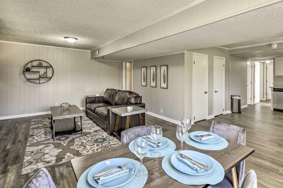 Garden-Level Hendersonville Apt: 20 Mi to Broadway Apartment in Hendersonville