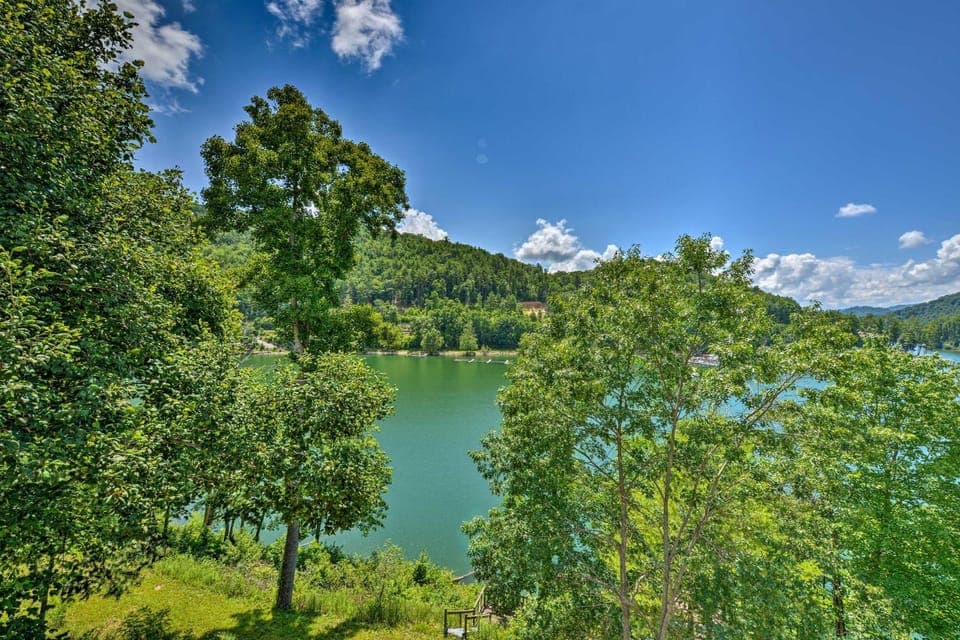 Renovated Home w/ Private Dock on Watauga Lake House in Watauga Lake