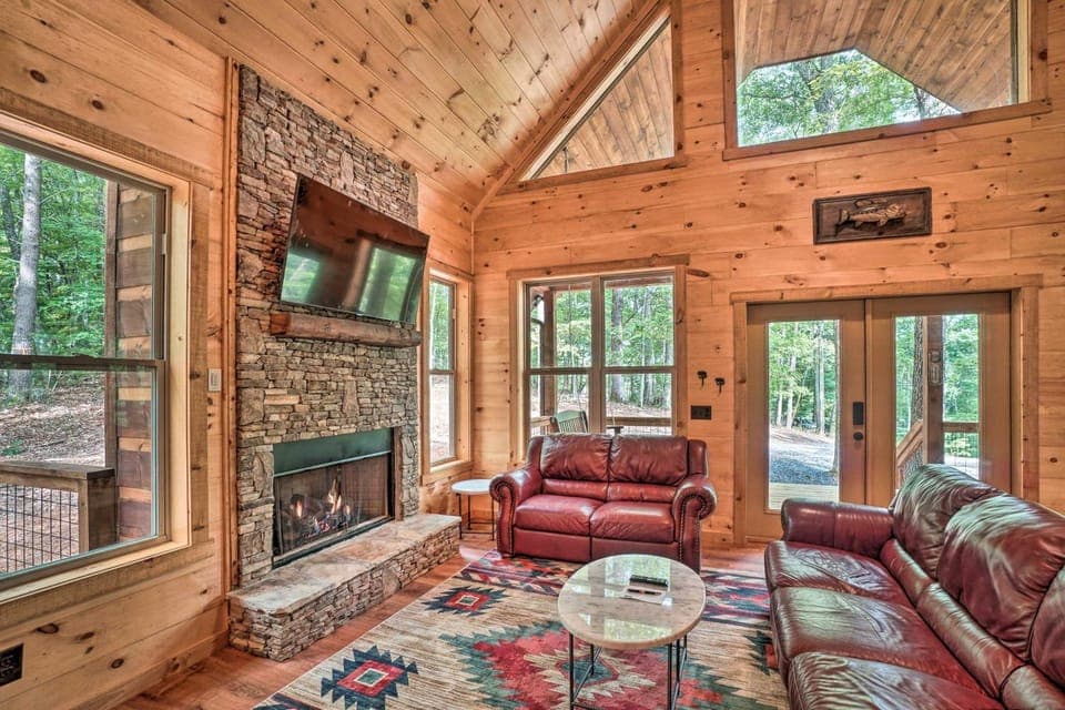 Peaceful Cabin on 3 Private Acres: Deck & Fire Pit Cabin in Union County
