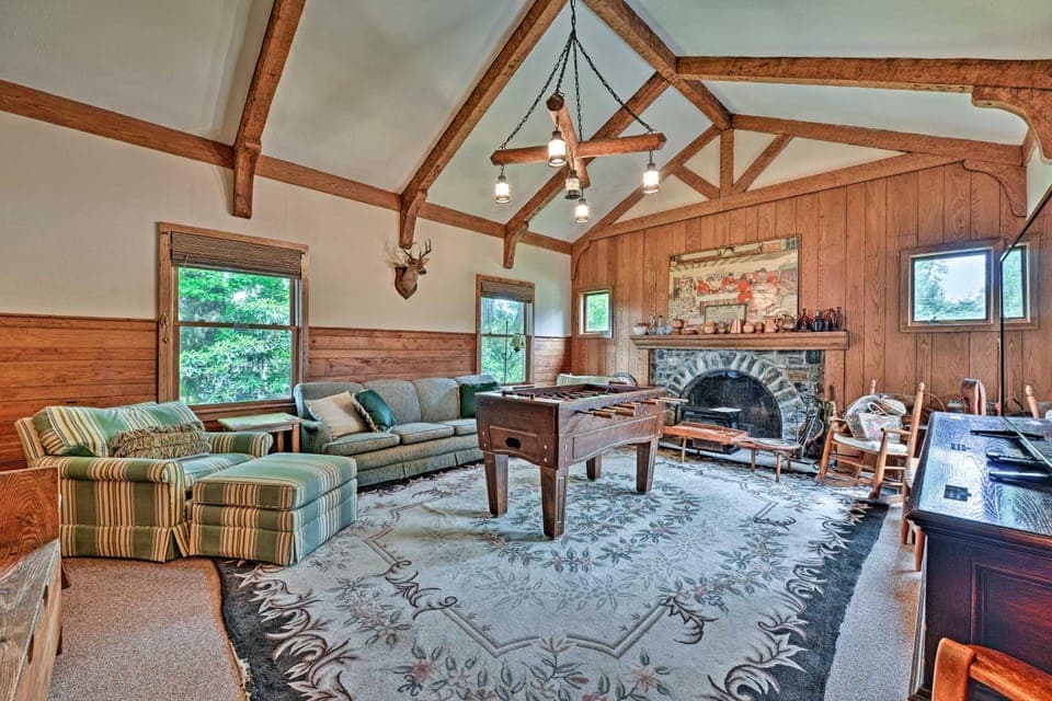 Amazing Historic Home w/ Stunning Mountain Views! House in Blowing Rock