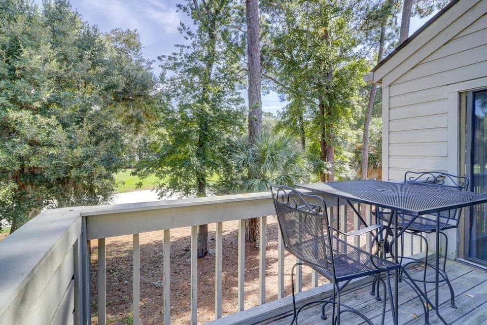2365 Racquet Club 2 BR 2 BA condo Sea Pines Resort Near Harbourtown Free Tennis and Pool House in Hilton Head Island