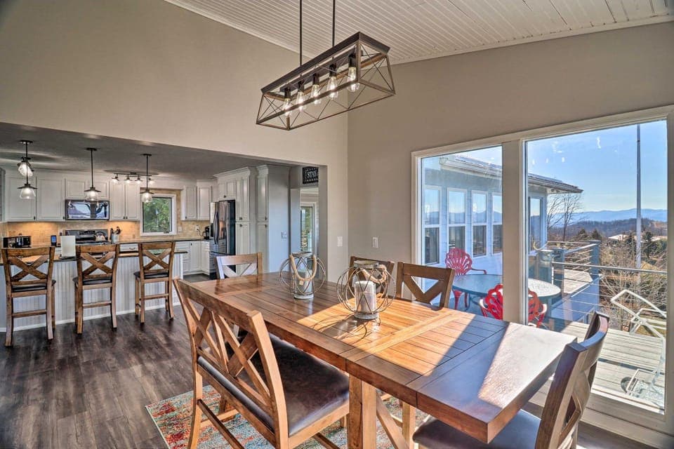 Near Hiking Trails Luxe Canton Getaway with Grill House in Buncombe County