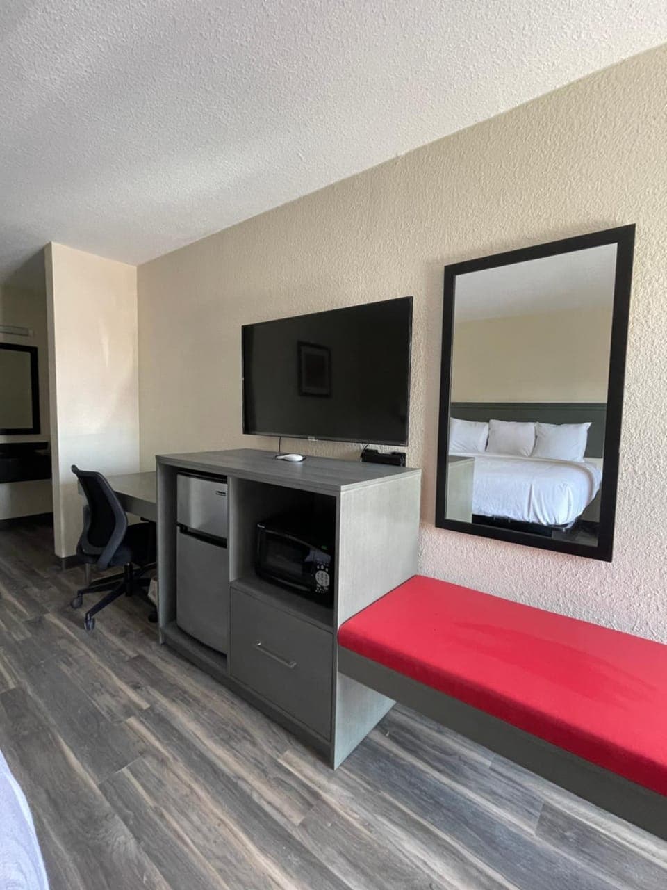 TV and multimedia, Bedroom, hair dresser