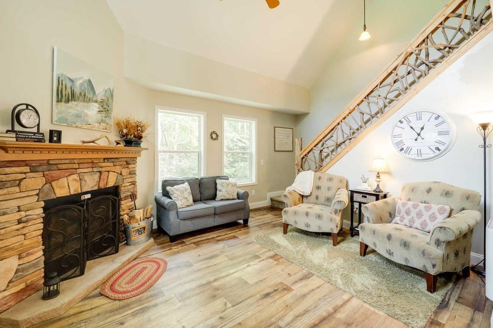 'Greystone' Creekside Cabin: Hike, Fish & Explore! Cabin in Tennessee