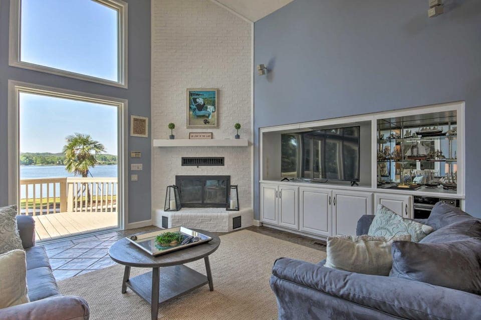 Impeccable Home w/ Dock & Pool on Lake Wateree! House in Lake Wateree