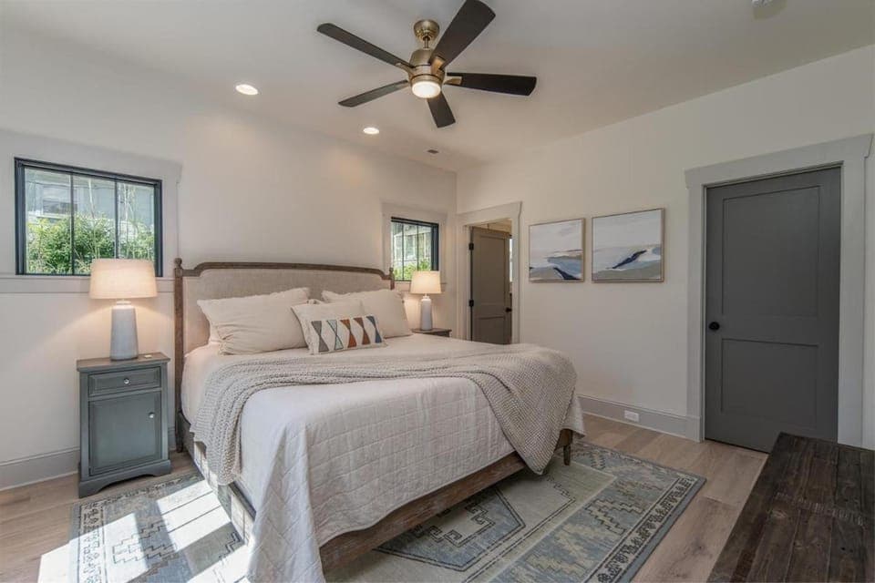 Kings Creek Cottage · Kings Creek Cottage Downtown House in Brevard