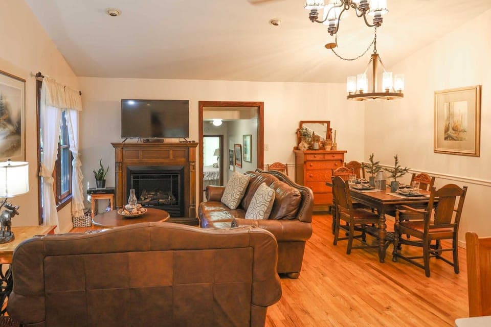 Cozy Whittier Home w/ Fire Pits < 15 Mi to Hiking! House in Qualla