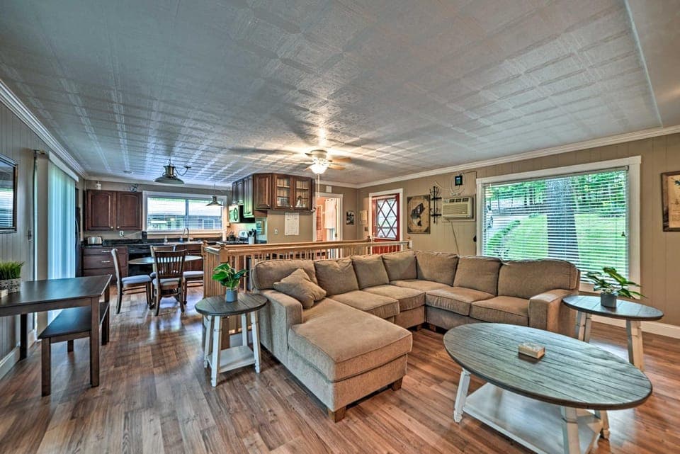 Lake Barkley Home: Private Dock, Kayaks, Fire Pit! House in Lake Barkley