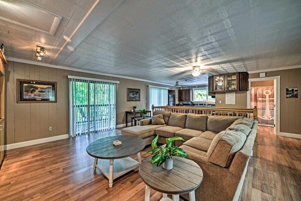 Lake Barkley Home: Private Dock, Kayaks, Fire Pit! House in Lake Barkley