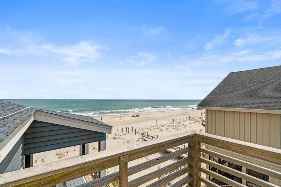 Sunrise to Sunset Oceanfront Home with Creek Dock House in Pawleys Island