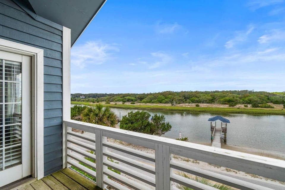Sunrise to Sunset Oceanfront Home with Creek Dock House in Pawleys Island