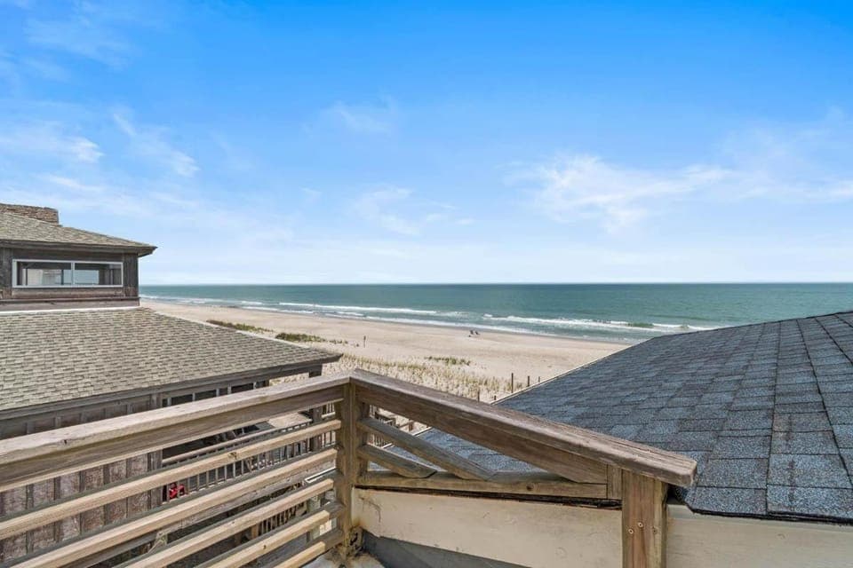 Sunrise to Sunset Oceanfront Home with Creek Dock House in Pawleys Island