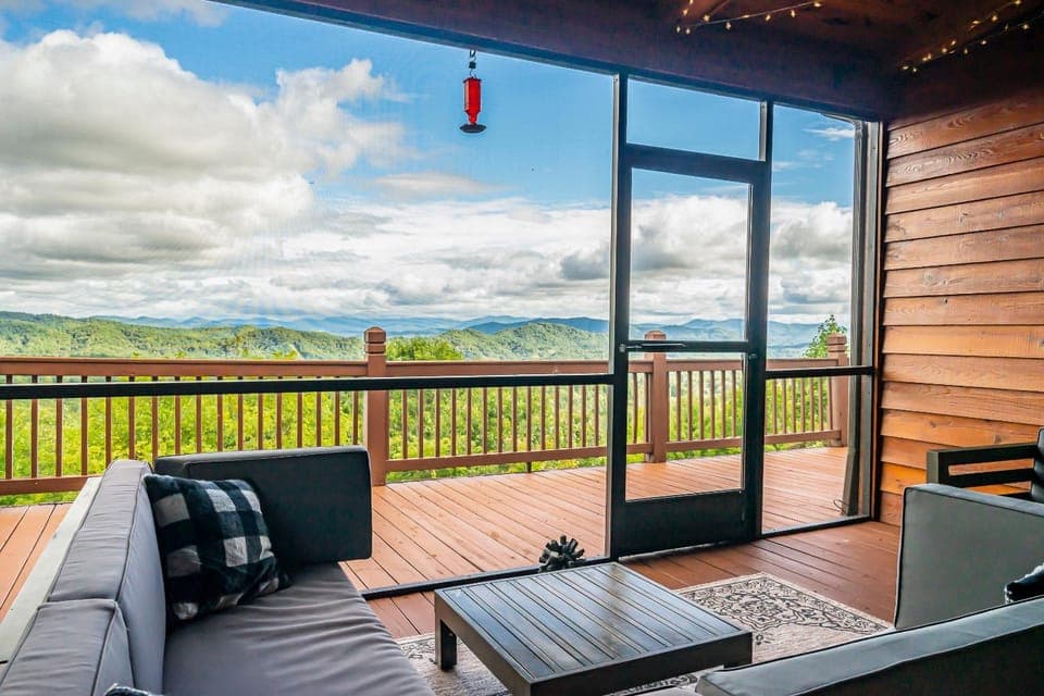 Game Rooms + Views: Spacious Mtn Cabin in Murphy! Cabin in Tennessee