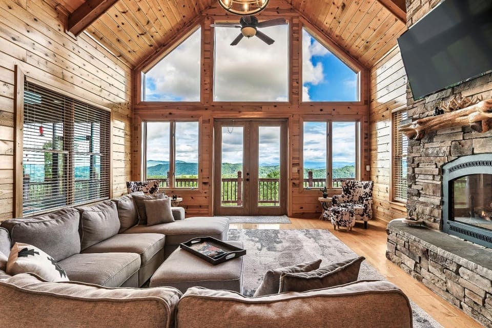 Game Rooms + Views: Spacious Mtn Cabin in Murphy! Cabin in Tennessee