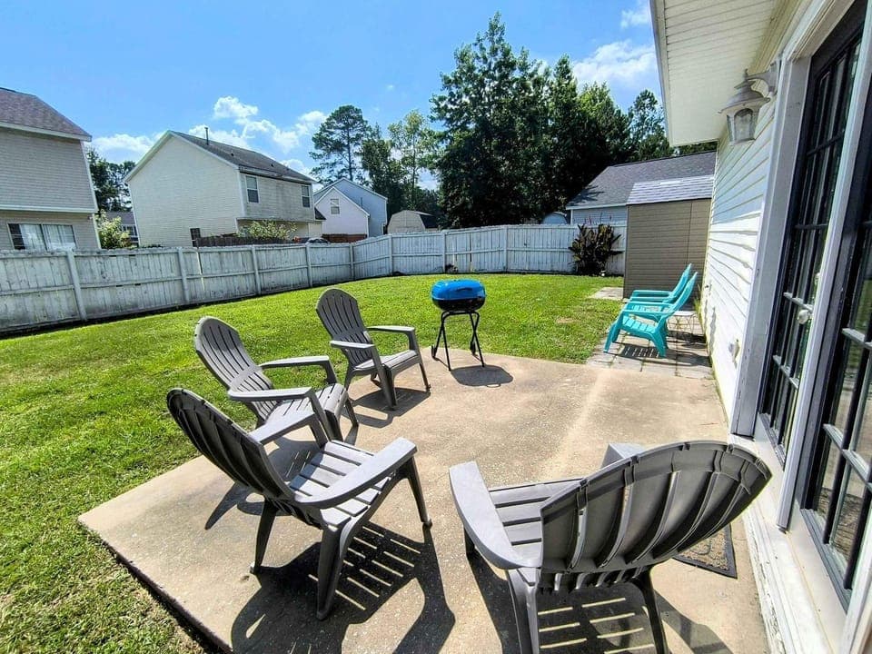 The Columbia Crash Pad Near Bases, USC, Shops House in Columbia