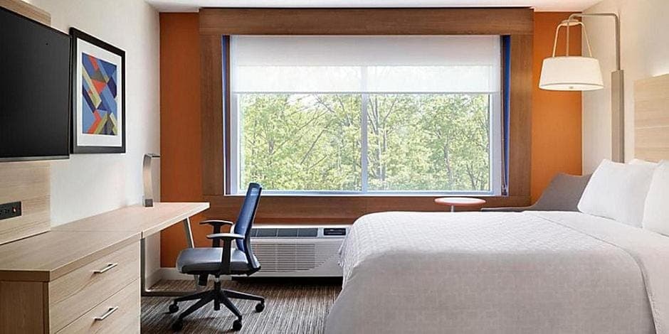 Holiday Inn Express & Suites - Lumberton by IHG Hotel in Lumberton