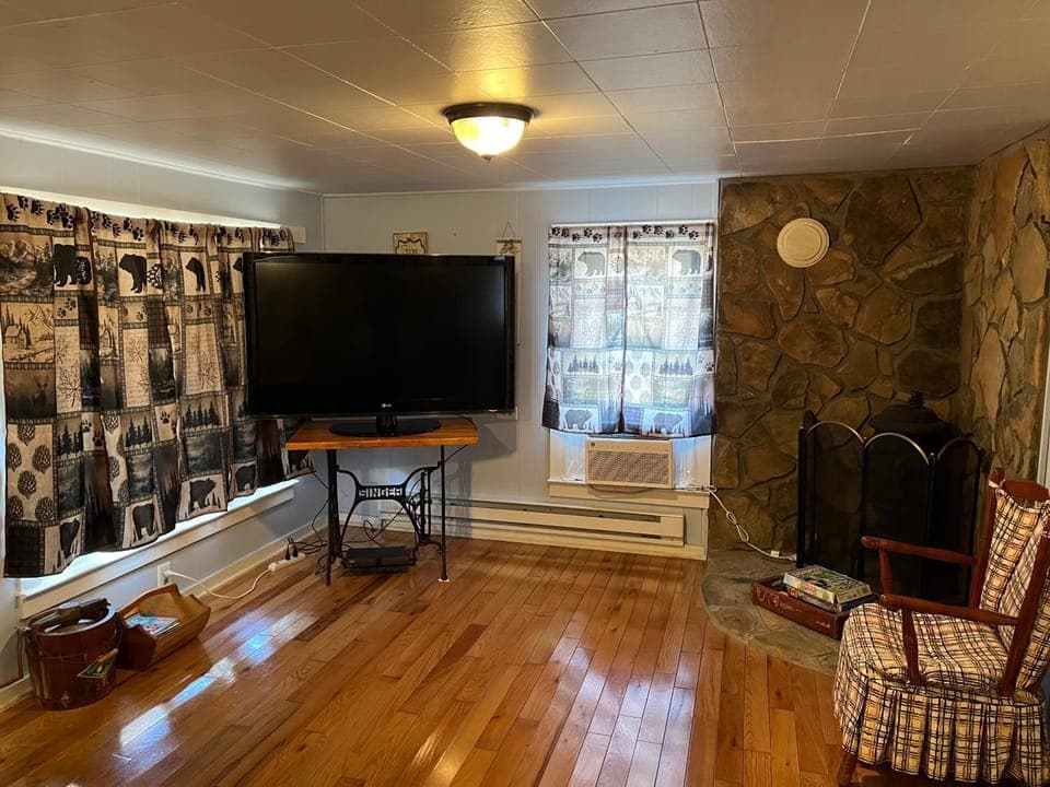 Cochran Farm House Villa in Lackey Hill