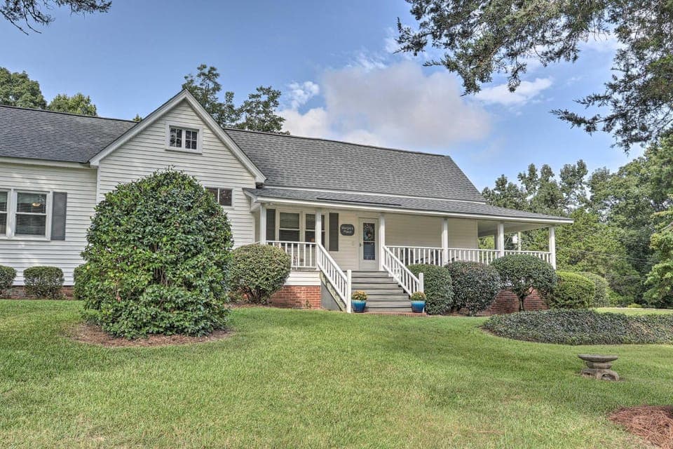 Family Home w/ Fire Pit, 2 Mi to Lake Access House in South Carolina