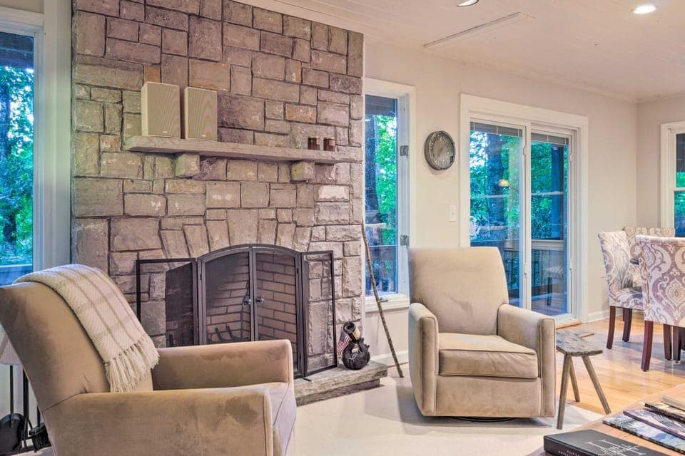 Highlands Home w/ Fireplace, Views, & Trails! House in Highlands