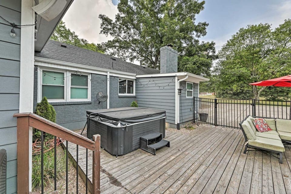 Quiet Nashville Area Home w/ Pool - 15 Mi to Dtwn House in Nashville