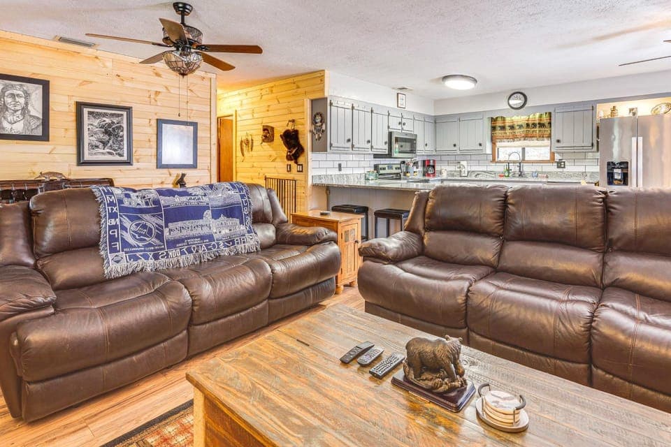 Murphy Cabin w/ Deck, Grill & Private Pond! Cabin in Tennessee