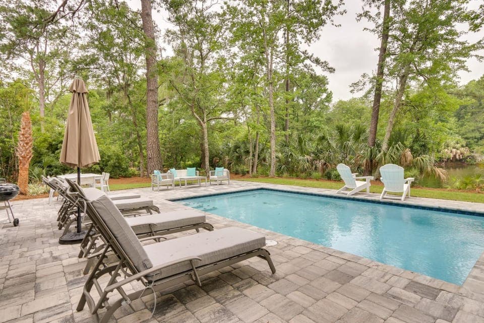 Golf, Dine & Swim: Sleek Palmetto Dunes Home! House in Hilton Head Island